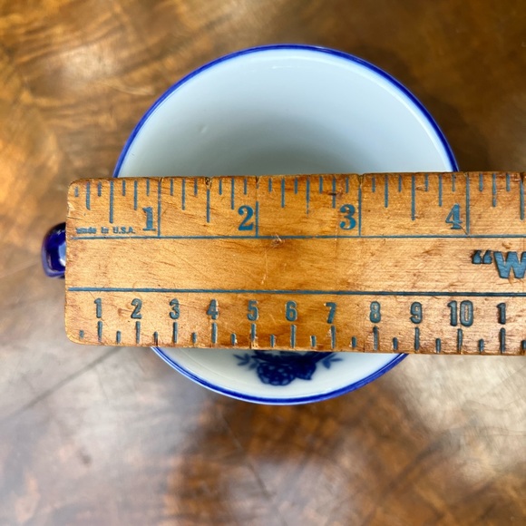 4 blue and white coffee mugs - Picture 3 of 5